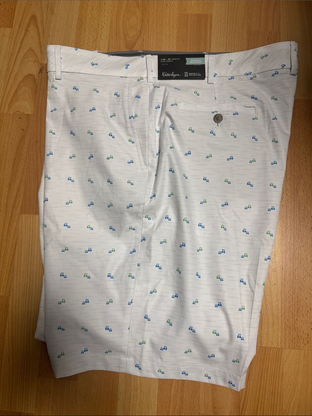 Walter Hagen White Golf Shorts with Blue and Green Micro-Print